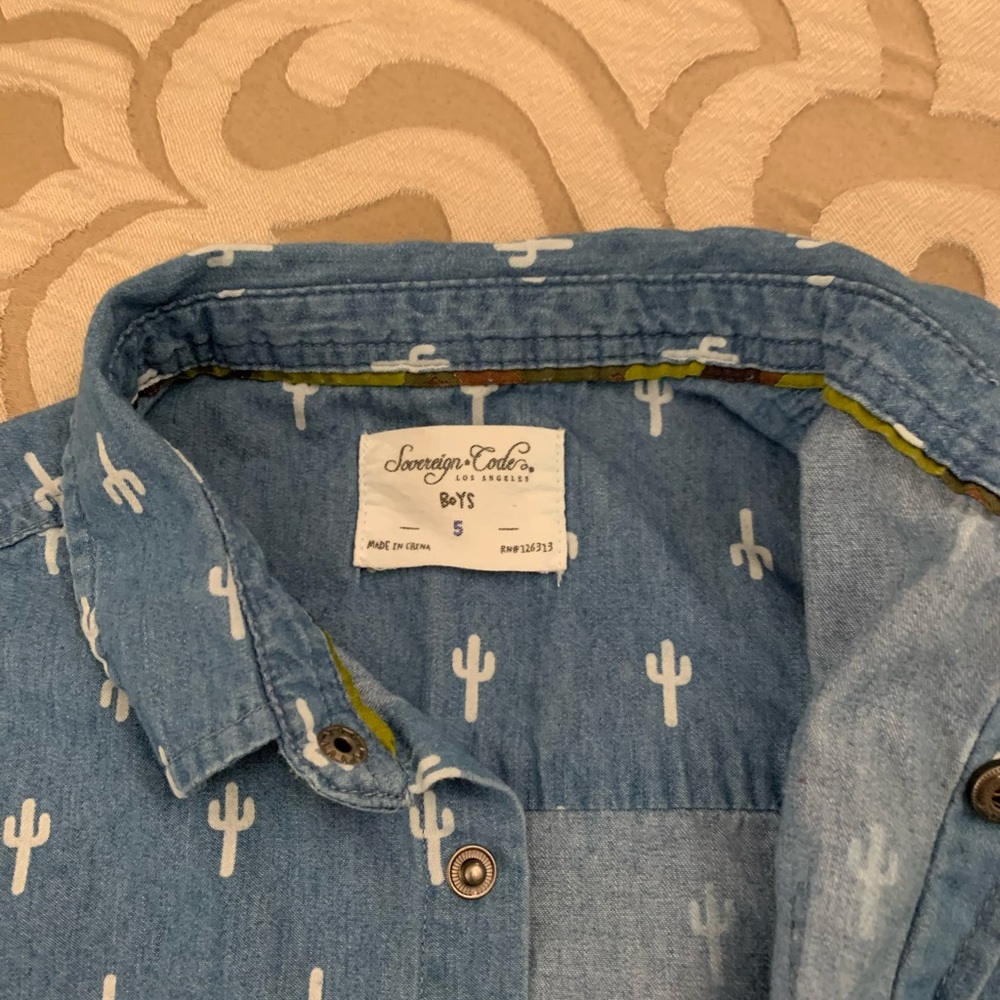 Sovereign Code boys shirt size 5 - Picture 3 of 7